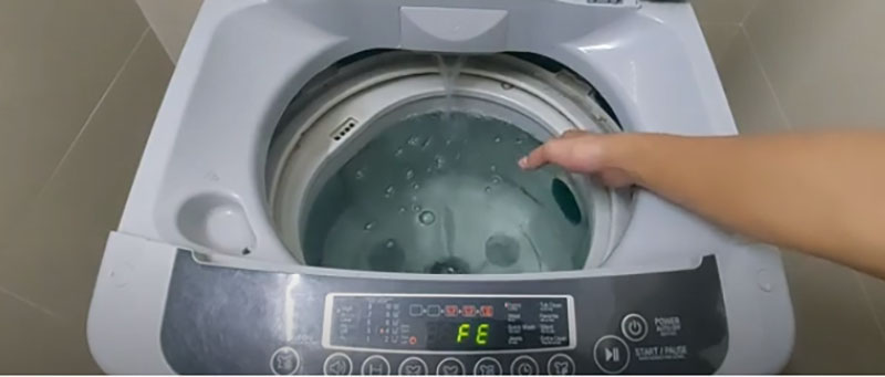 Mã lỗi FE máy giặt LG có thể xuất hiện trên cả máy cửa trên và cửa ngang 
